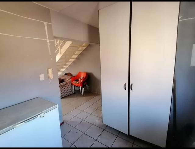 4 BEDROOM TOWNHOUSE FOR SALE IN MONDEOR